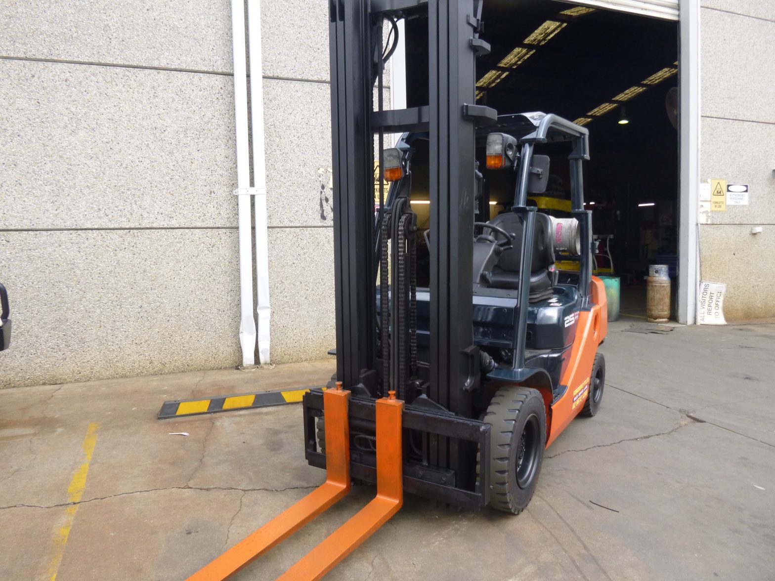 Used Toyota LPG High Reach Forklift