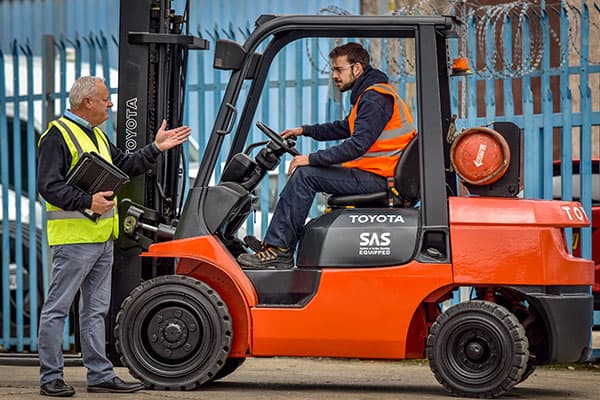 Five Tips for Safely Operating a Forklift - Forkserve